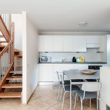 Apartamento Sky Attic 72 - The House Of Travelers Como Exterior foto
