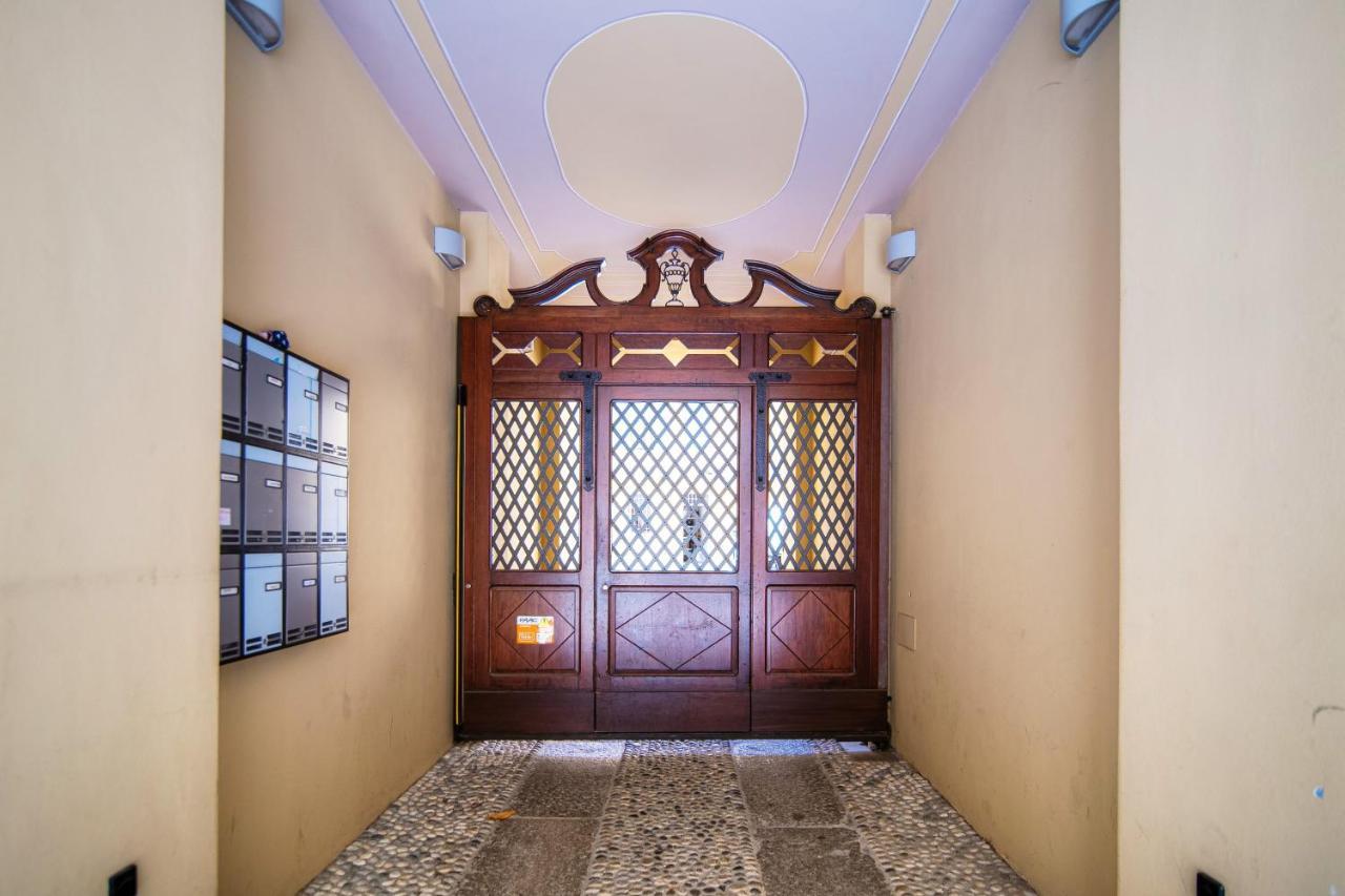Apartamento Sky Attic 72 - The House Of Travelers Como Exterior foto