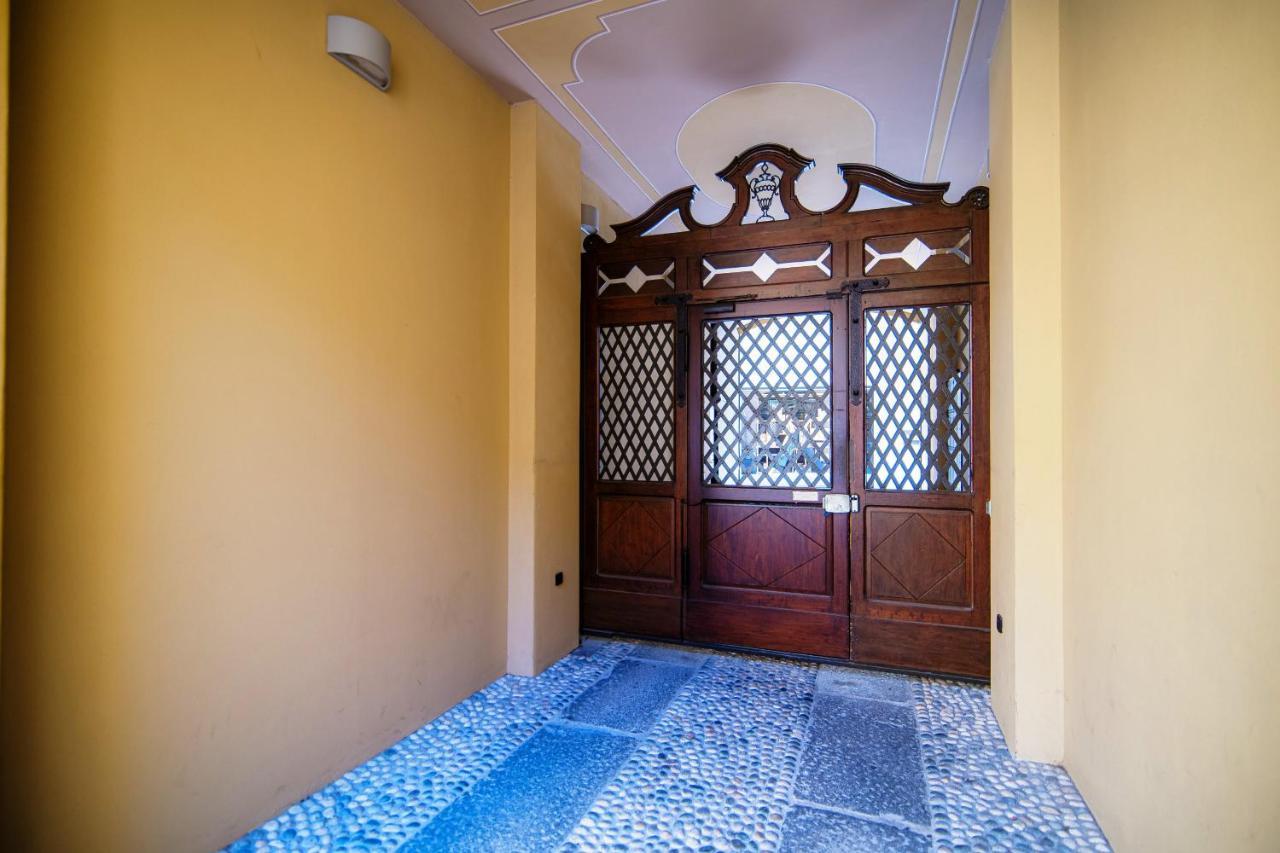 Apartamento Sky Attic 72 - The House Of Travelers Como Exterior foto