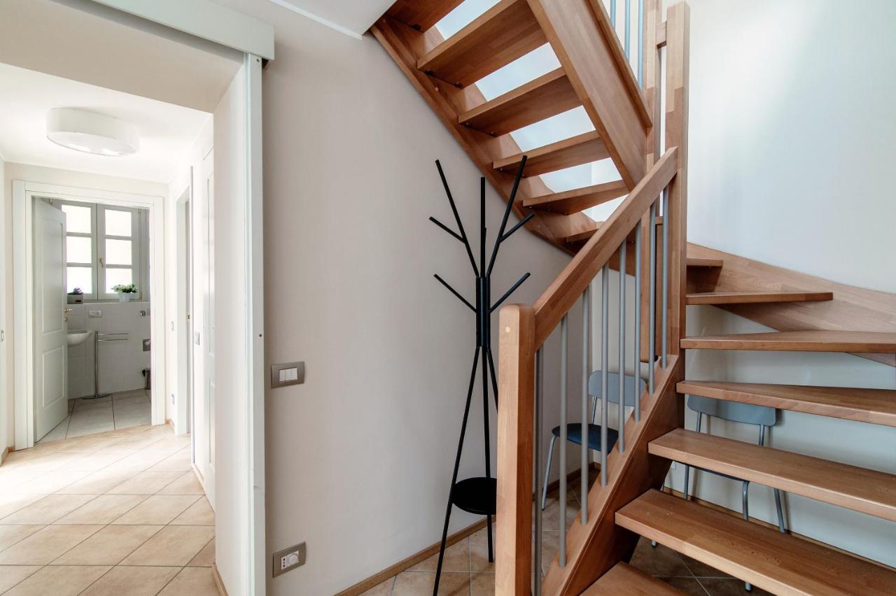 Apartamento Sky Attic 72 - The House Of Travelers Como Exterior foto