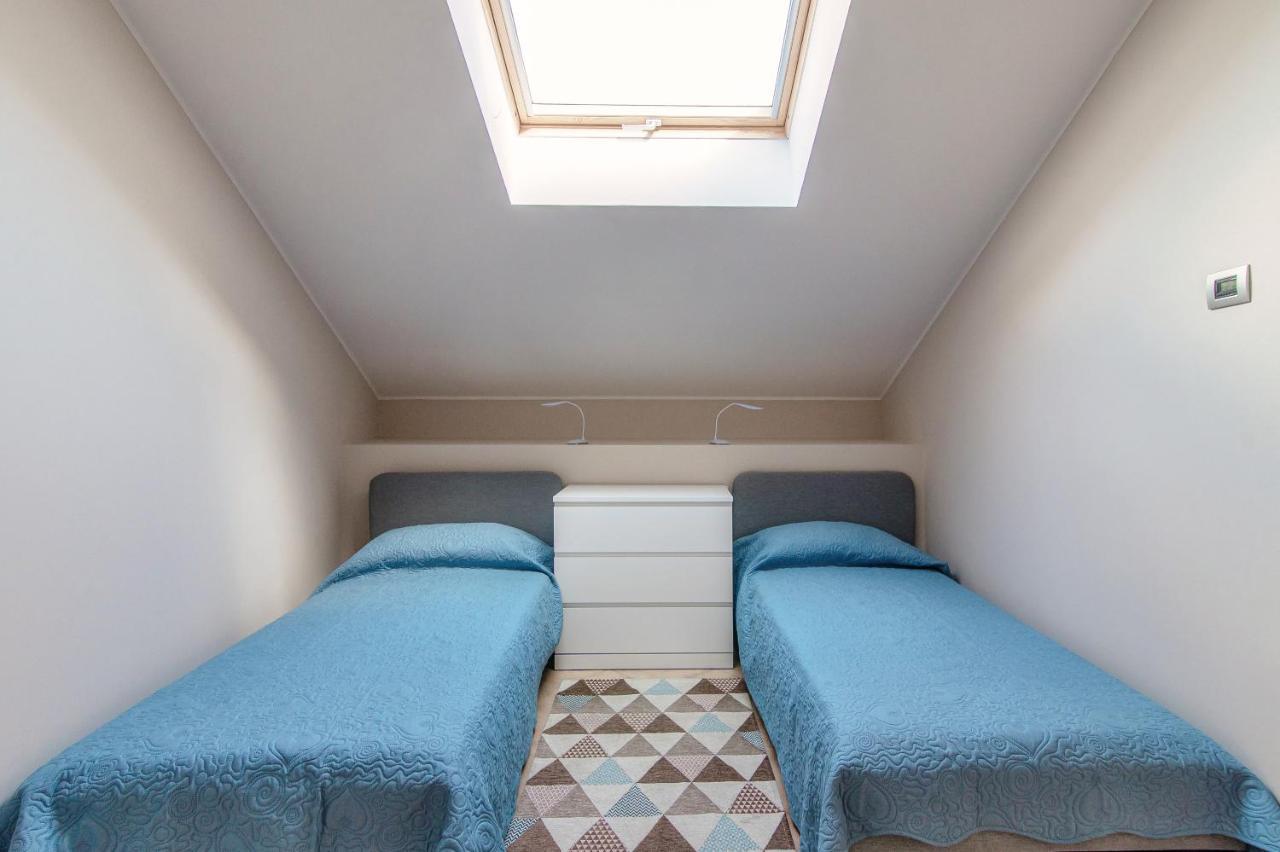 Apartamento Sky Attic 72 - The House Of Travelers Como Exterior foto