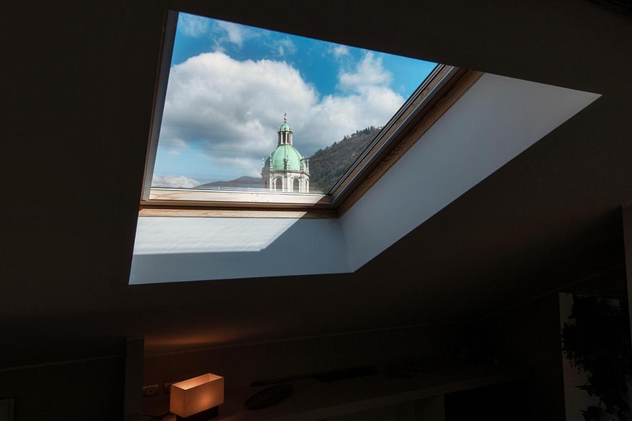 Apartamento Sky Attic 72 - The House Of Travelers Como Exterior foto