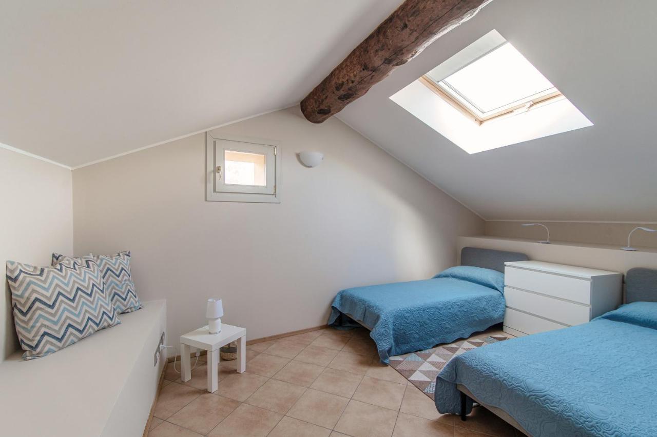 Apartamento Sky Attic 72 - The House Of Travelers Como Exterior foto