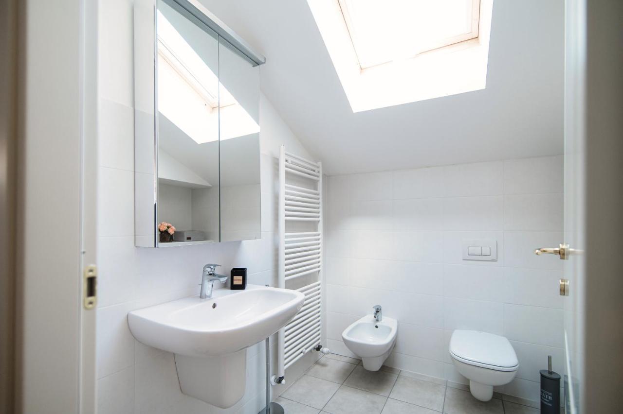 Apartamento Sky Attic 72 - The House Of Travelers Como Exterior foto