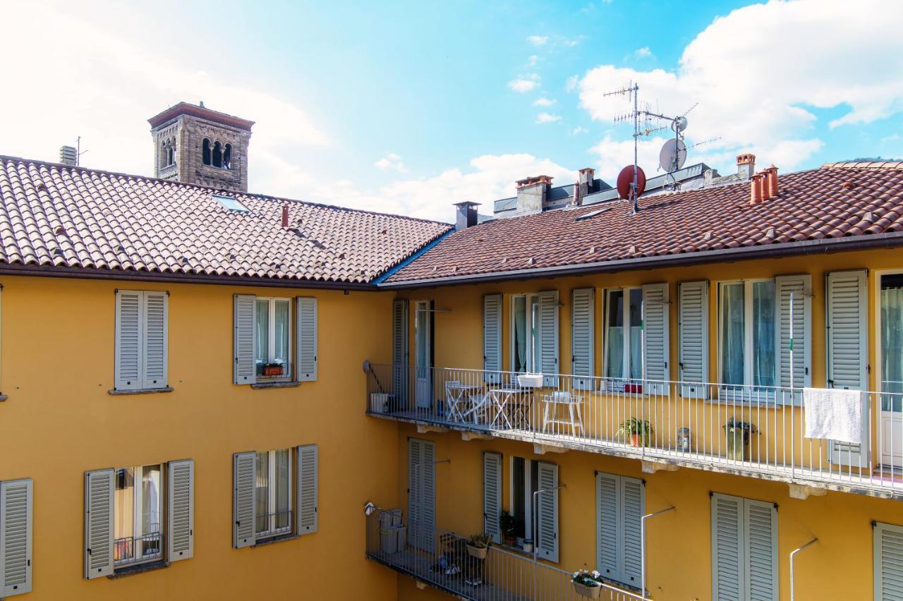 Apartamento Sky Attic 72 - The House Of Travelers Como Exterior foto