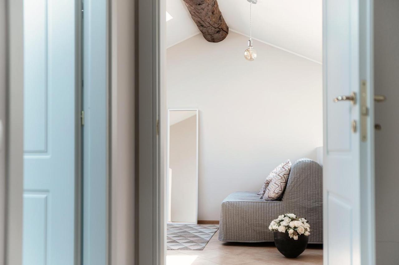 Apartamento Sky Attic 72 - The House Of Travelers Como Exterior foto