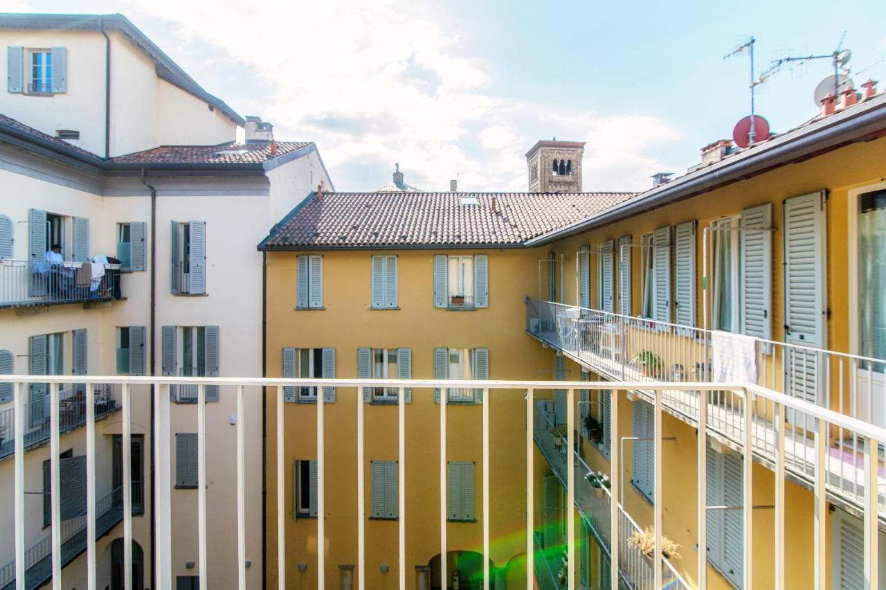 Apartamento Sky Attic 72 - The House Of Travelers Como Exterior foto